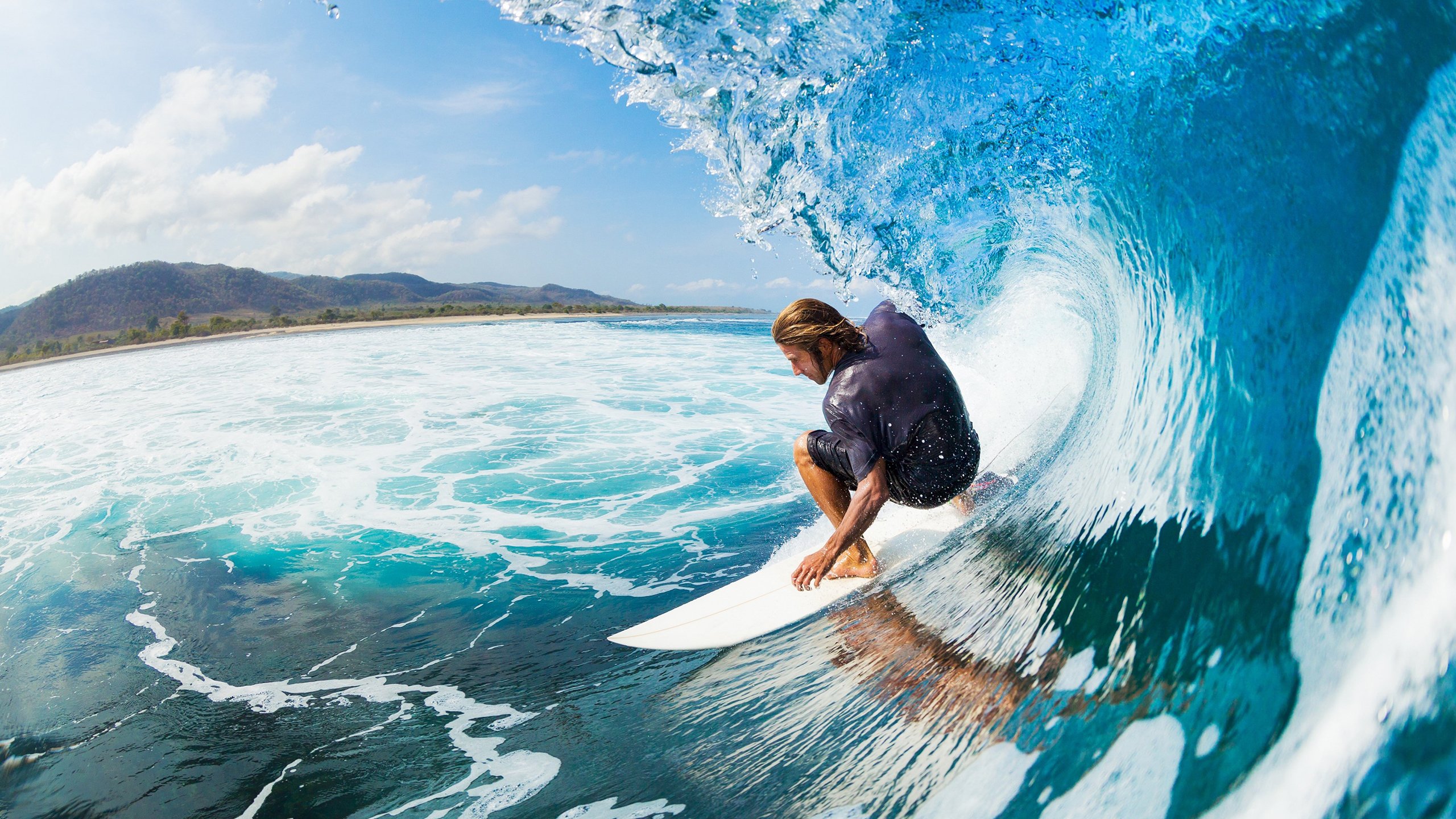 Messaoudi 擅长进攻与防守，身高 215cm 驱动队伍节奏，messi球员