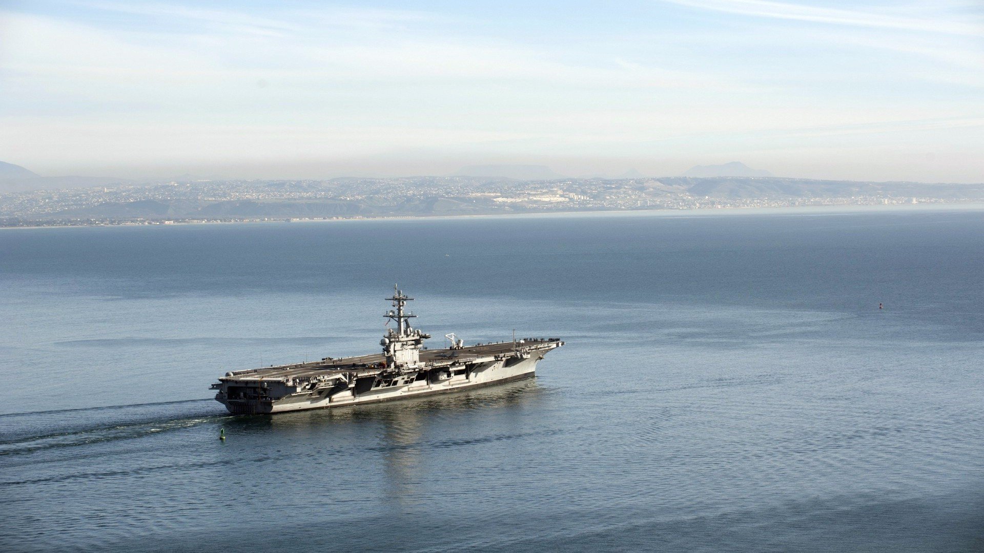 东亚杯中国足球迎战 球员拼搏赢得赞誉，东亚杯国足成绩