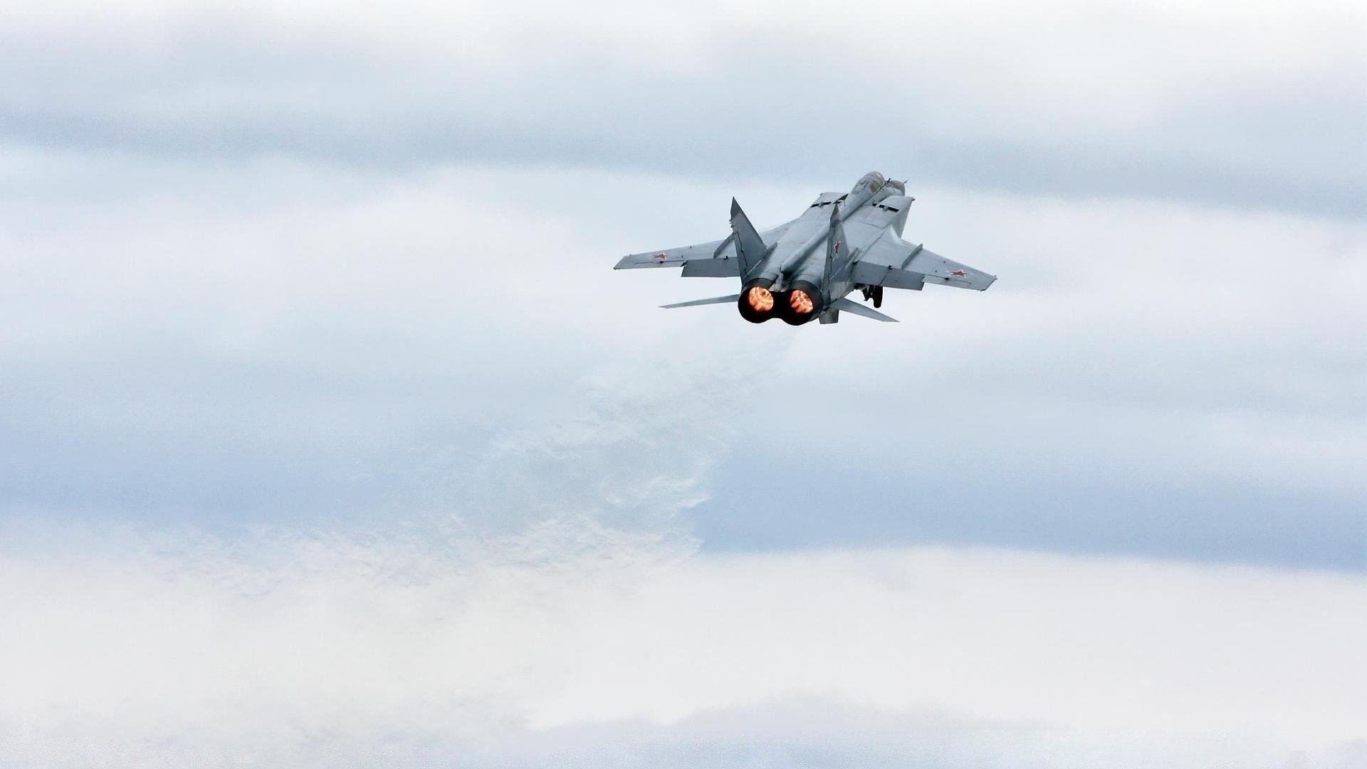 中国女足强化身体对抗能力备战亚洲杯目标明确,中国女足出现形式